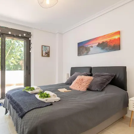 Apartment Sunset Golf Gold - Happy